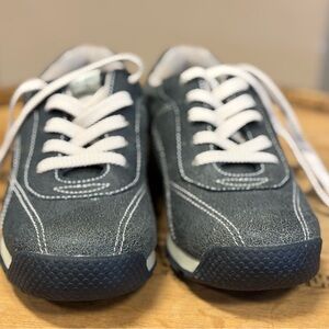 New! Women’s American Eagle shoes